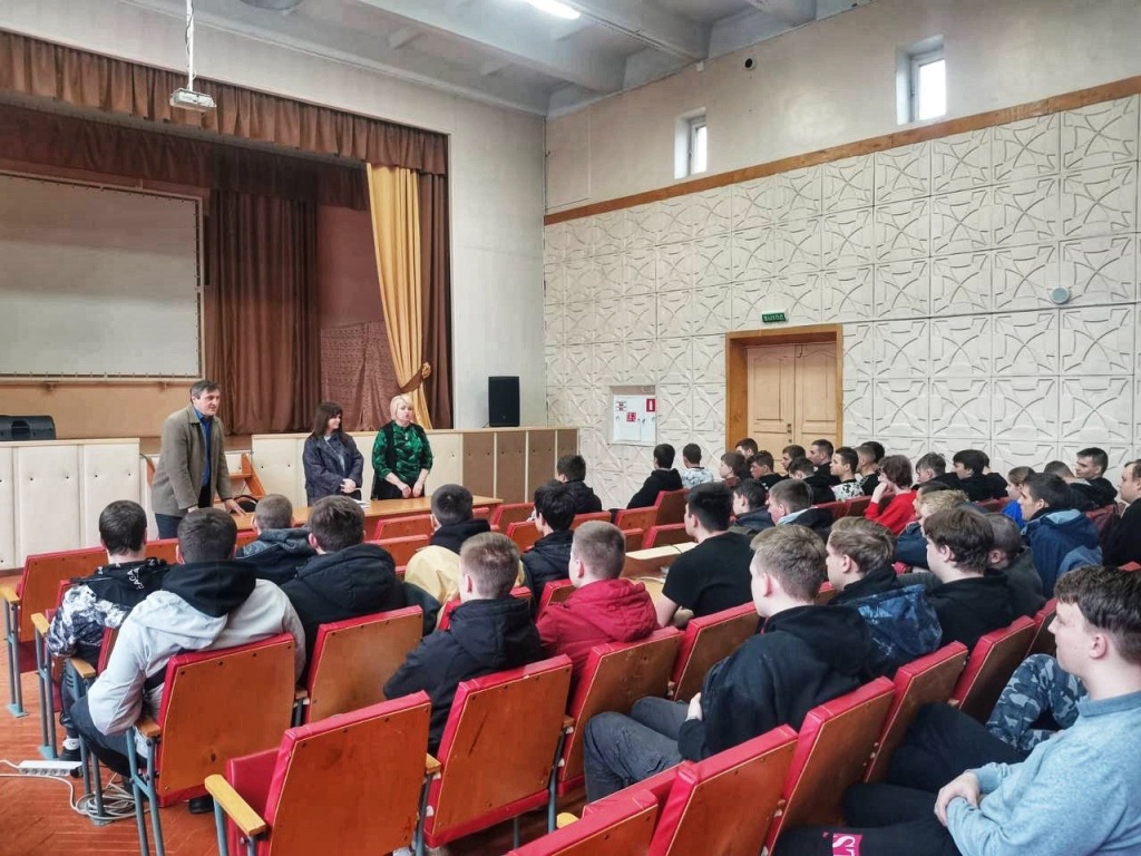 Встреча с учащимися и выпускниками СОГБПОУ «Рославльский многопрофильный колледж»