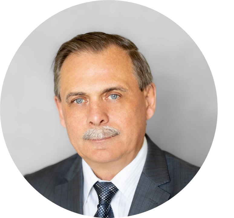 Заместитель директора по качеству Момсяков Юрий Анатольевич